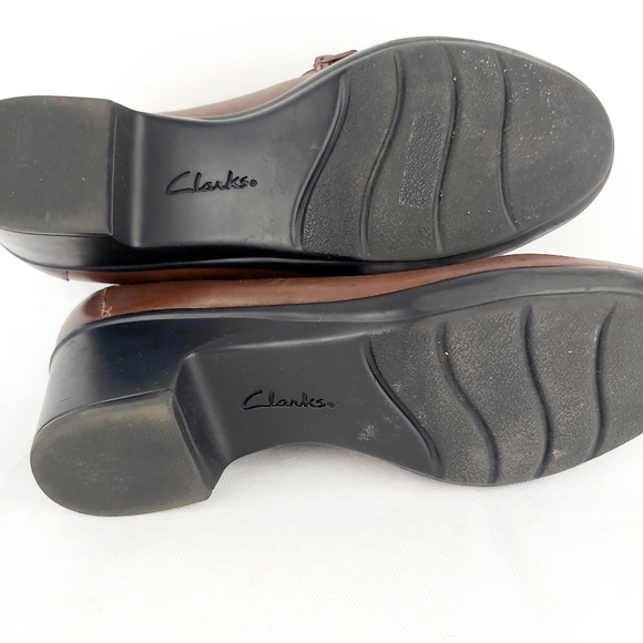 Clarks genuine leather slip on brown comfort shoes - Picture 8 of 9
